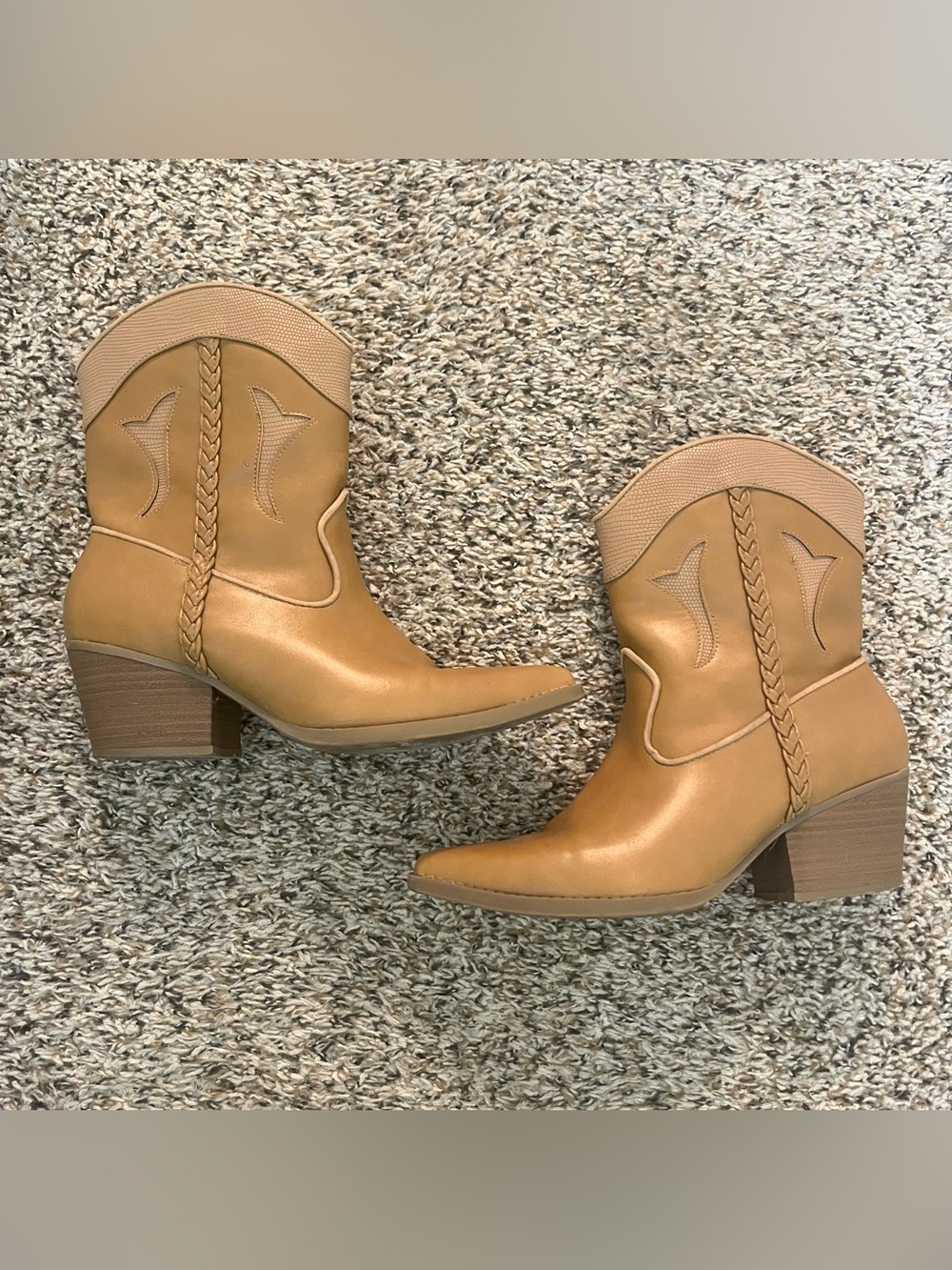 Universal Thread Goods Brown Western Boots Size 8